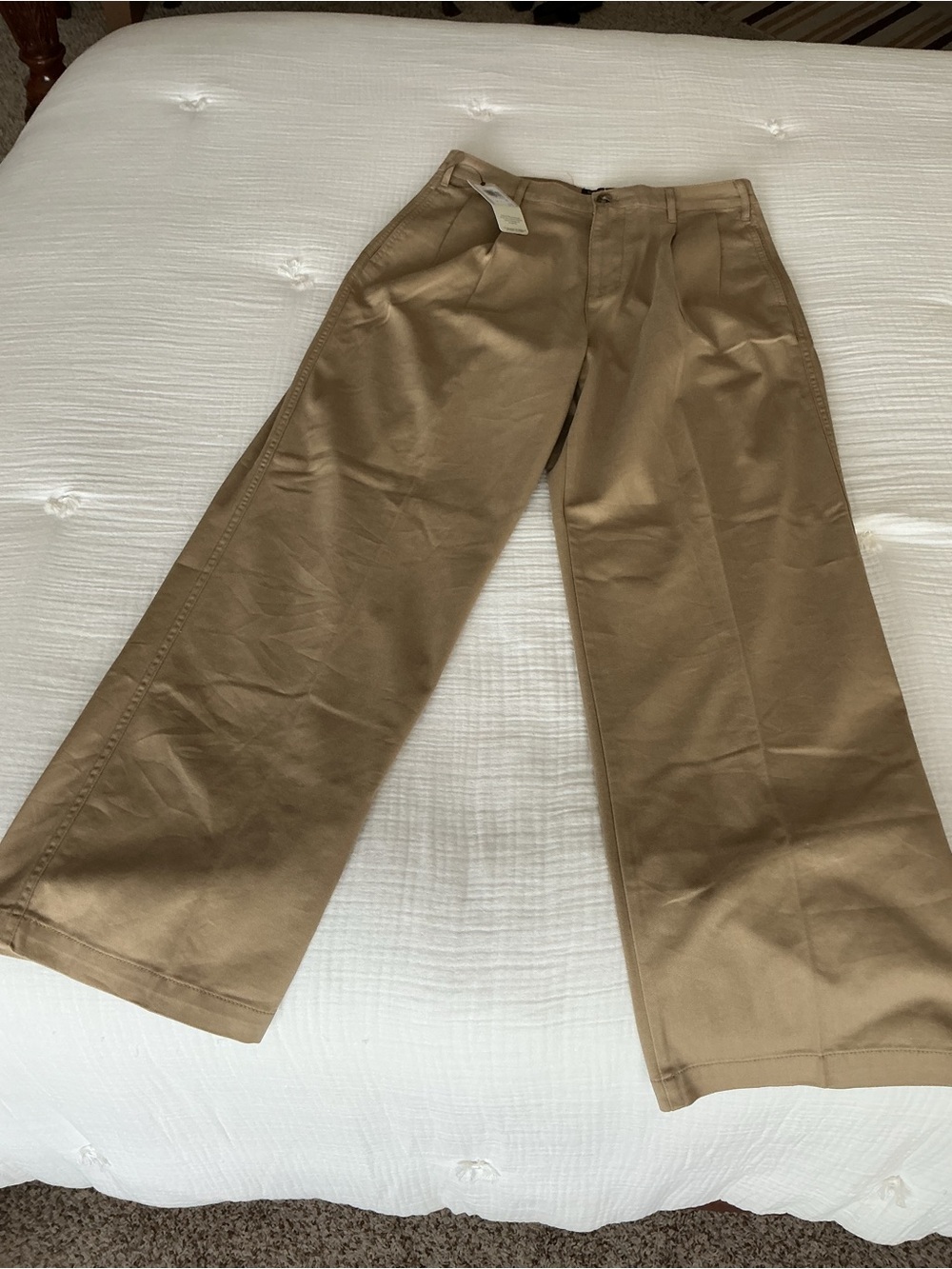 NWT Women’s Dockers Wide-Leg Chino Pants in Khaki Tan